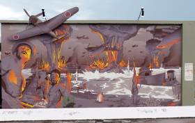 ダーウィン空爆から７０年を記念してつくられたWharfにある壁画